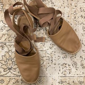 Everlane D’orsay Espadrilles in Camel